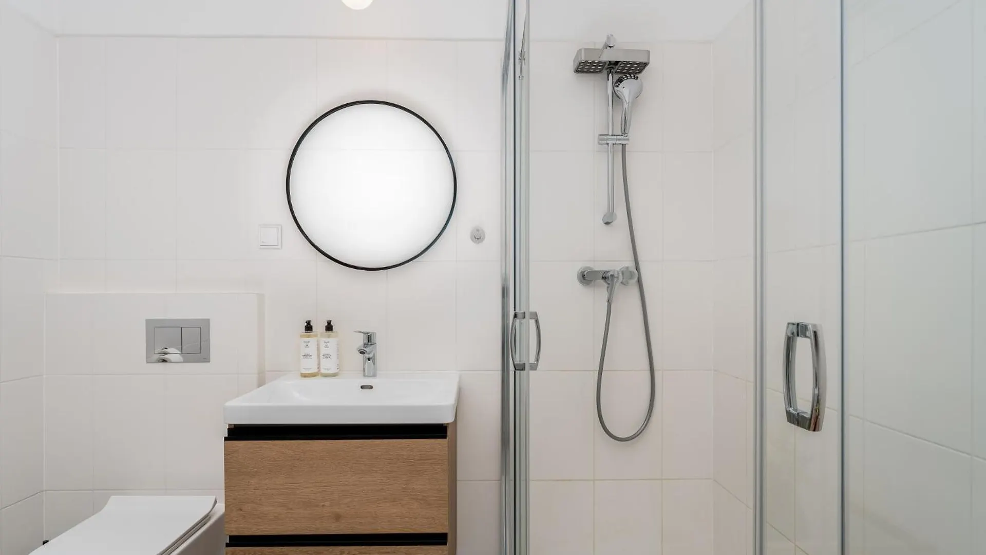 Malila Premium Apartments Cracow Rynek Debnicki 8 Cracovia Polonia